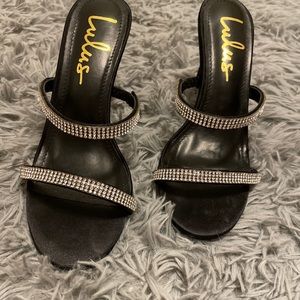 Only worn once, size 5, 3.5 in. heel